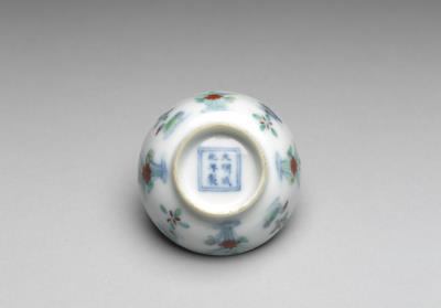 图片[2]-Saucer with wucai polychrome decoration, Ming dynasty, Chenghua reign (1465-1487)-China Archive